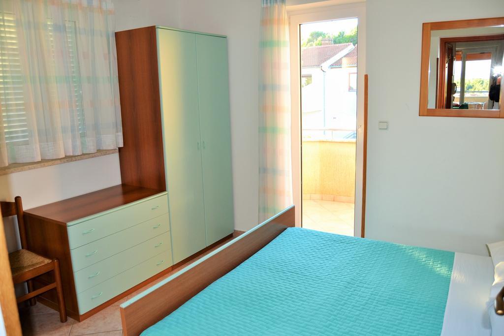 Apartments Tanja Premantura Bilik gambar