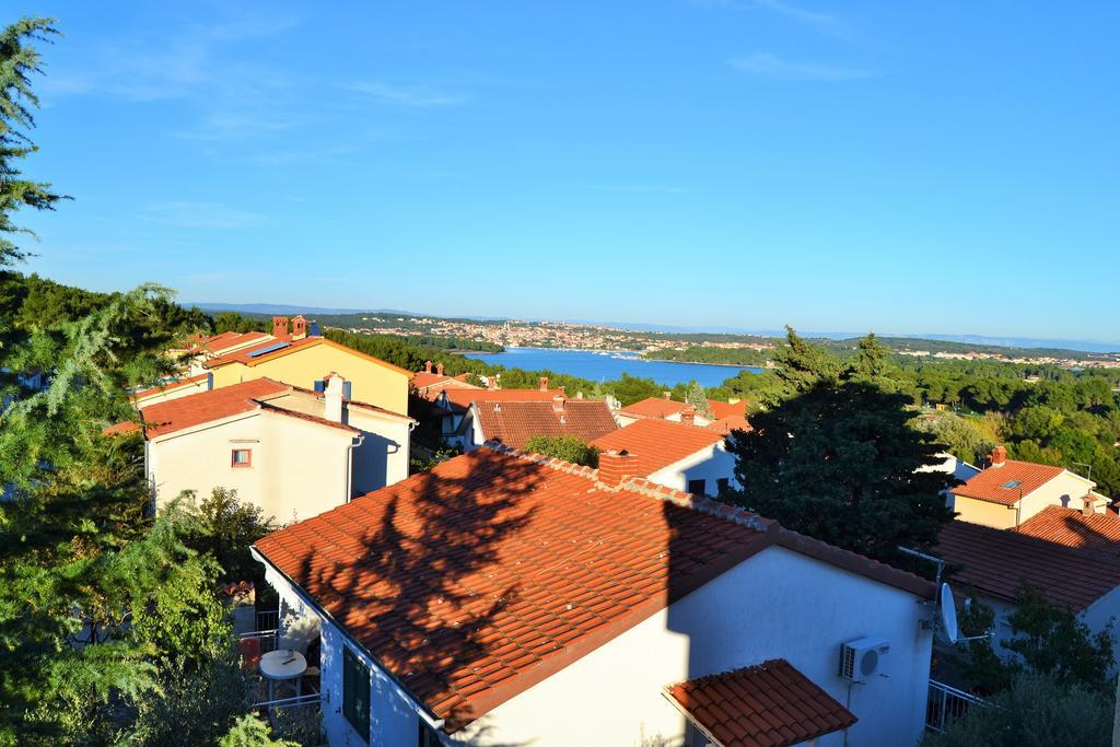 Apartments Tanja Premantura Bilik gambar