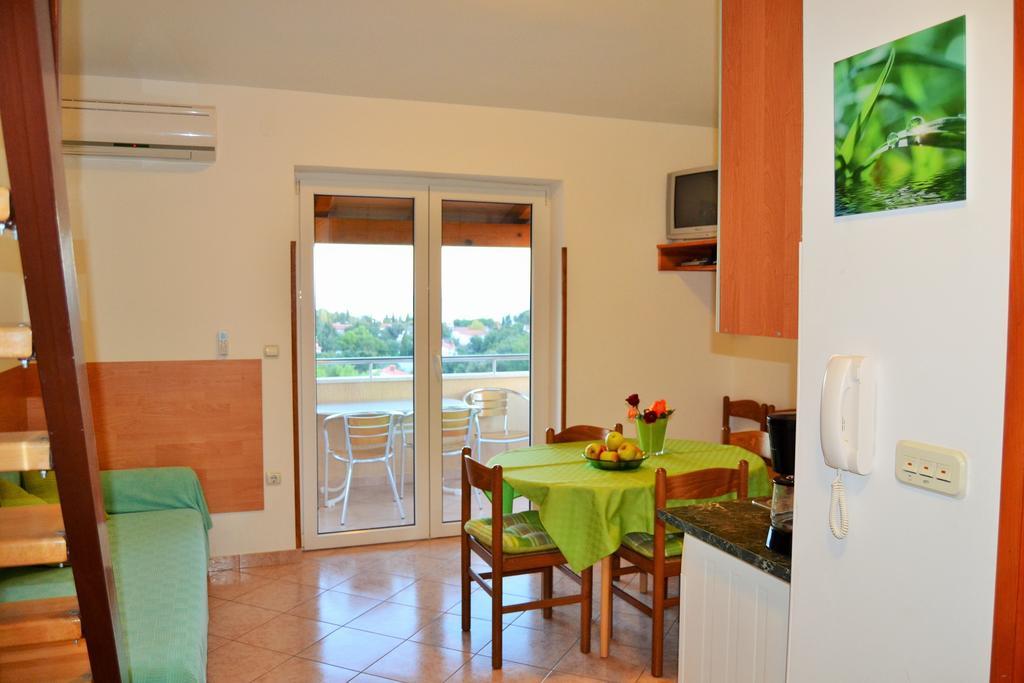 Apartments Tanja Premantura Bilik gambar